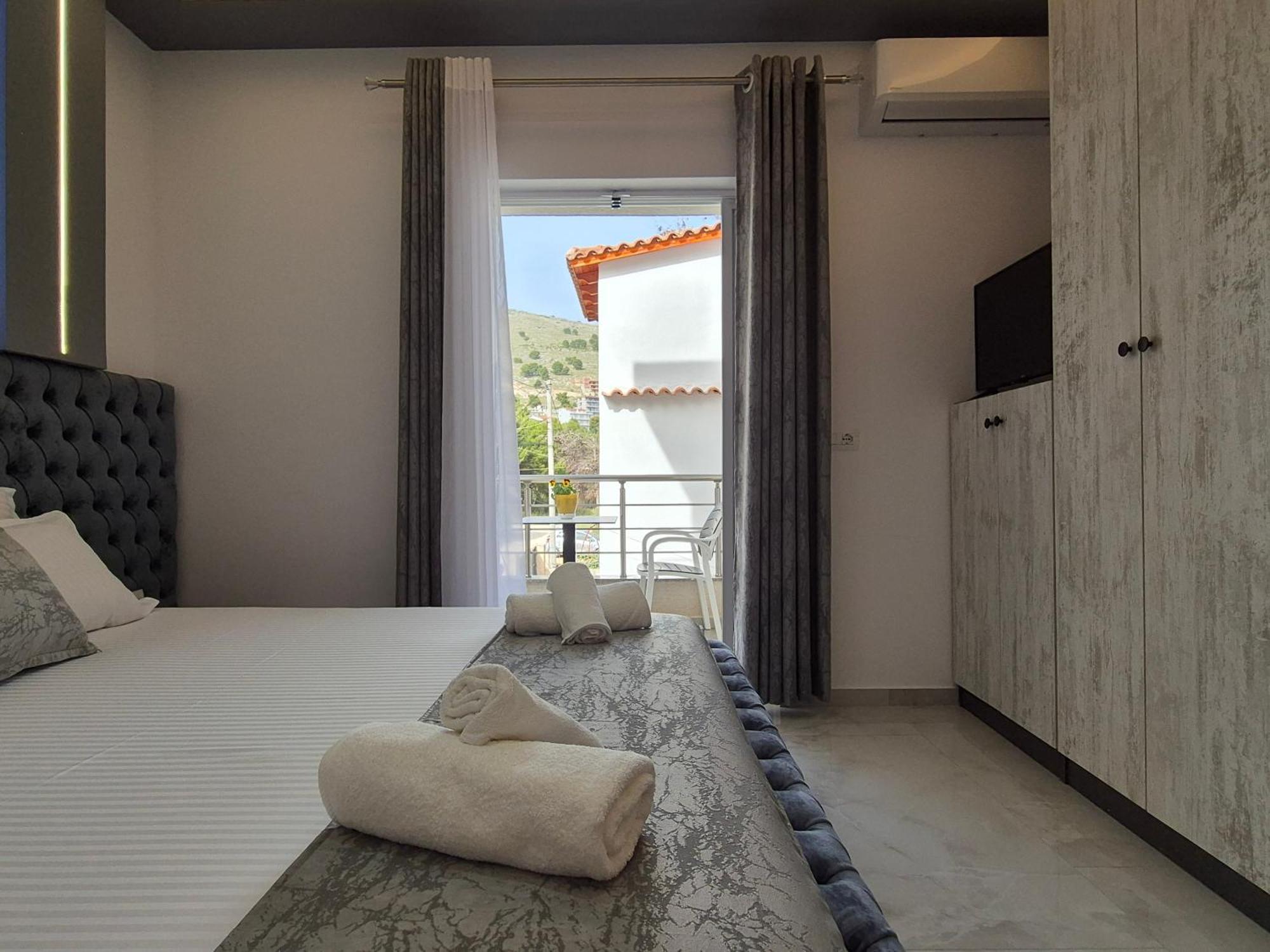 Vila Roxhest Sarandë Exterior foto