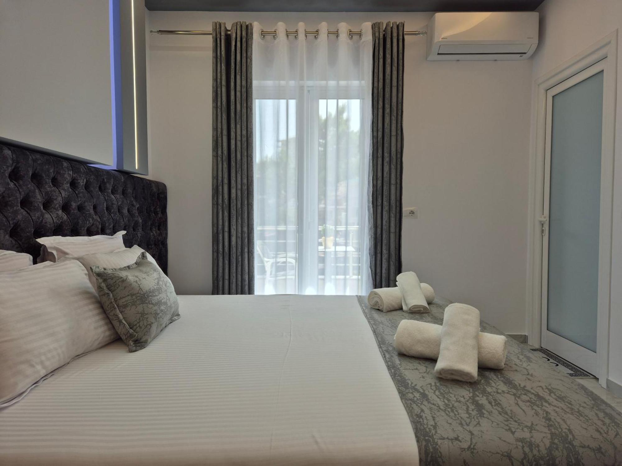Vila Roxhest Sarandë Exterior foto